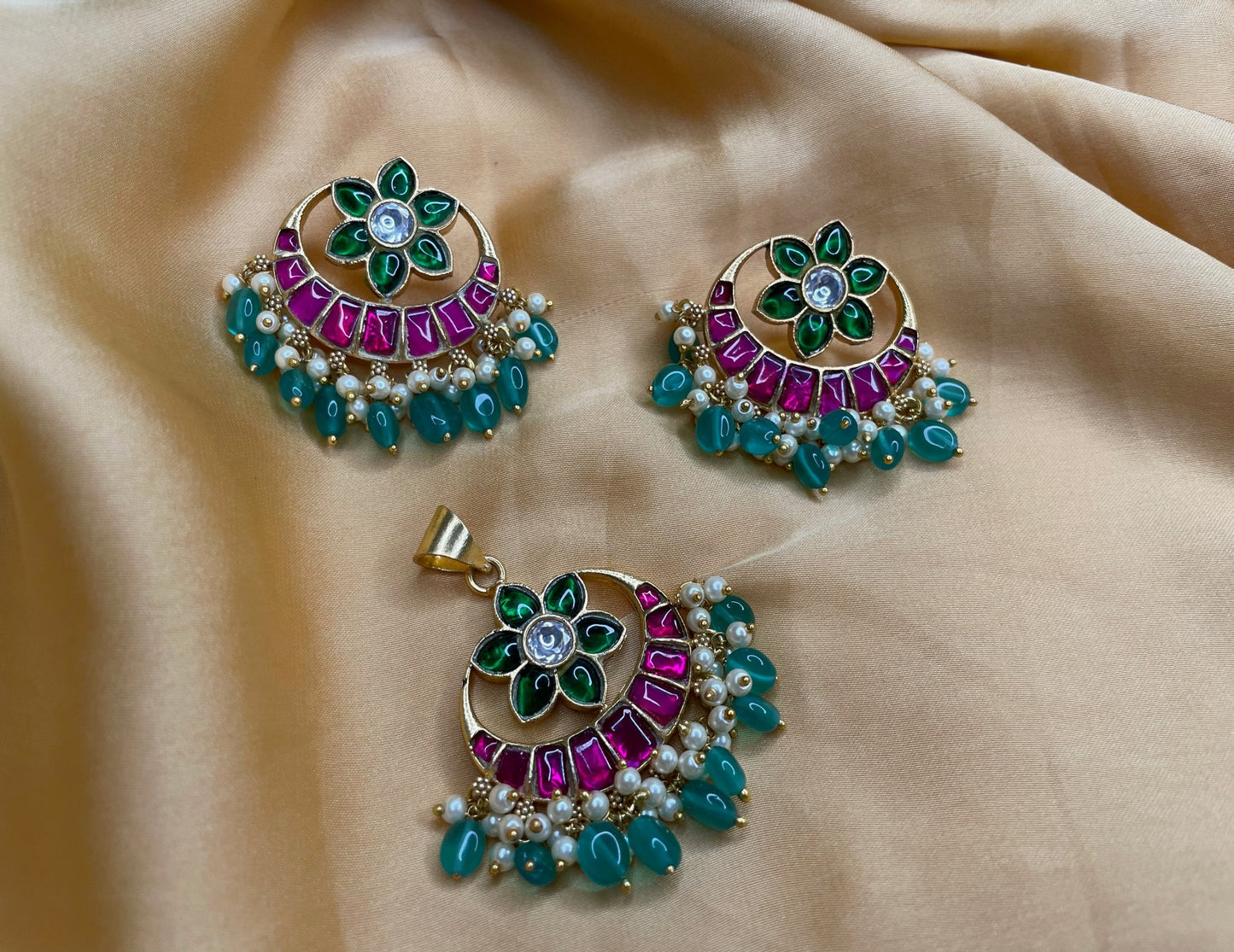 Kundan Jadau Flower Pendant Set