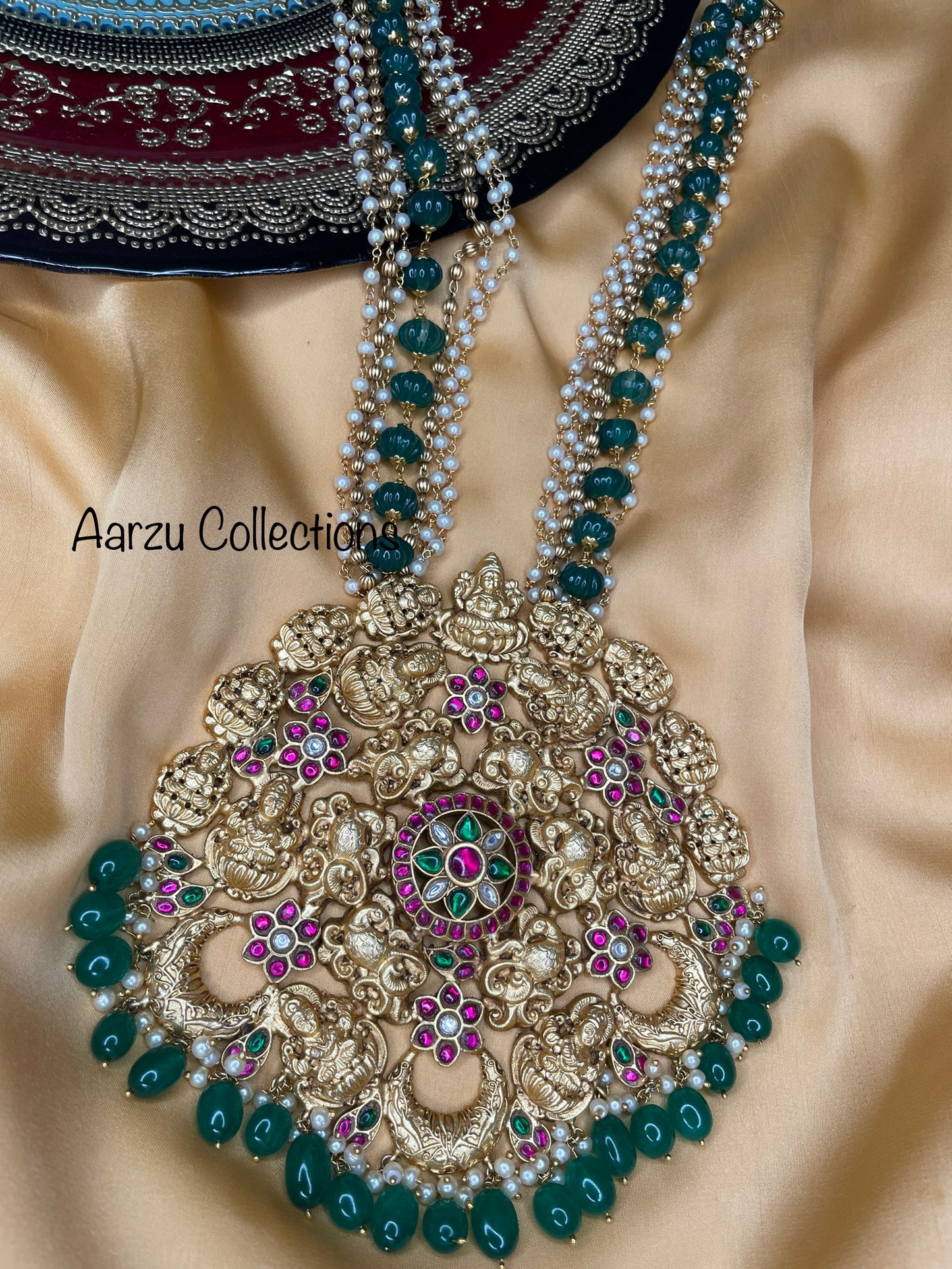 Kundan Jadau beads necklace with Statement pendant