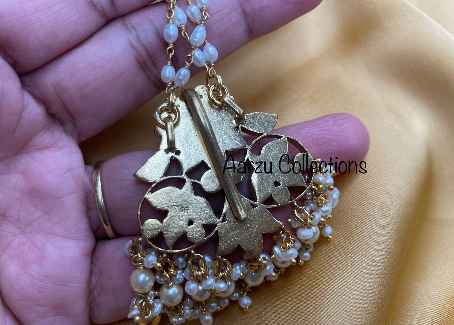 92.5 Silver Kundan Jadau pendant with pearl chain - 42 gms