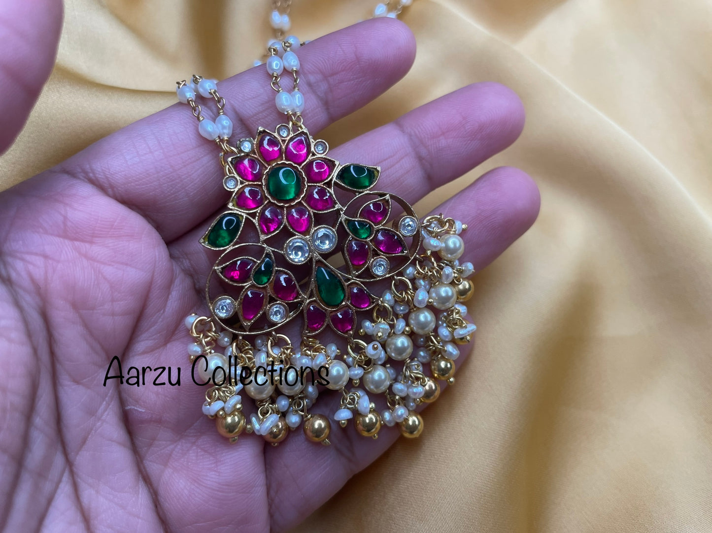 92.5 Silver Kundan Jadau pendant with pearl chain - 42 gms