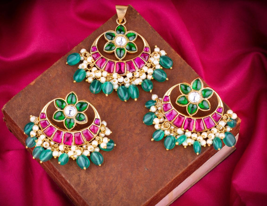 Kundan Jadau Flower Pendant Set