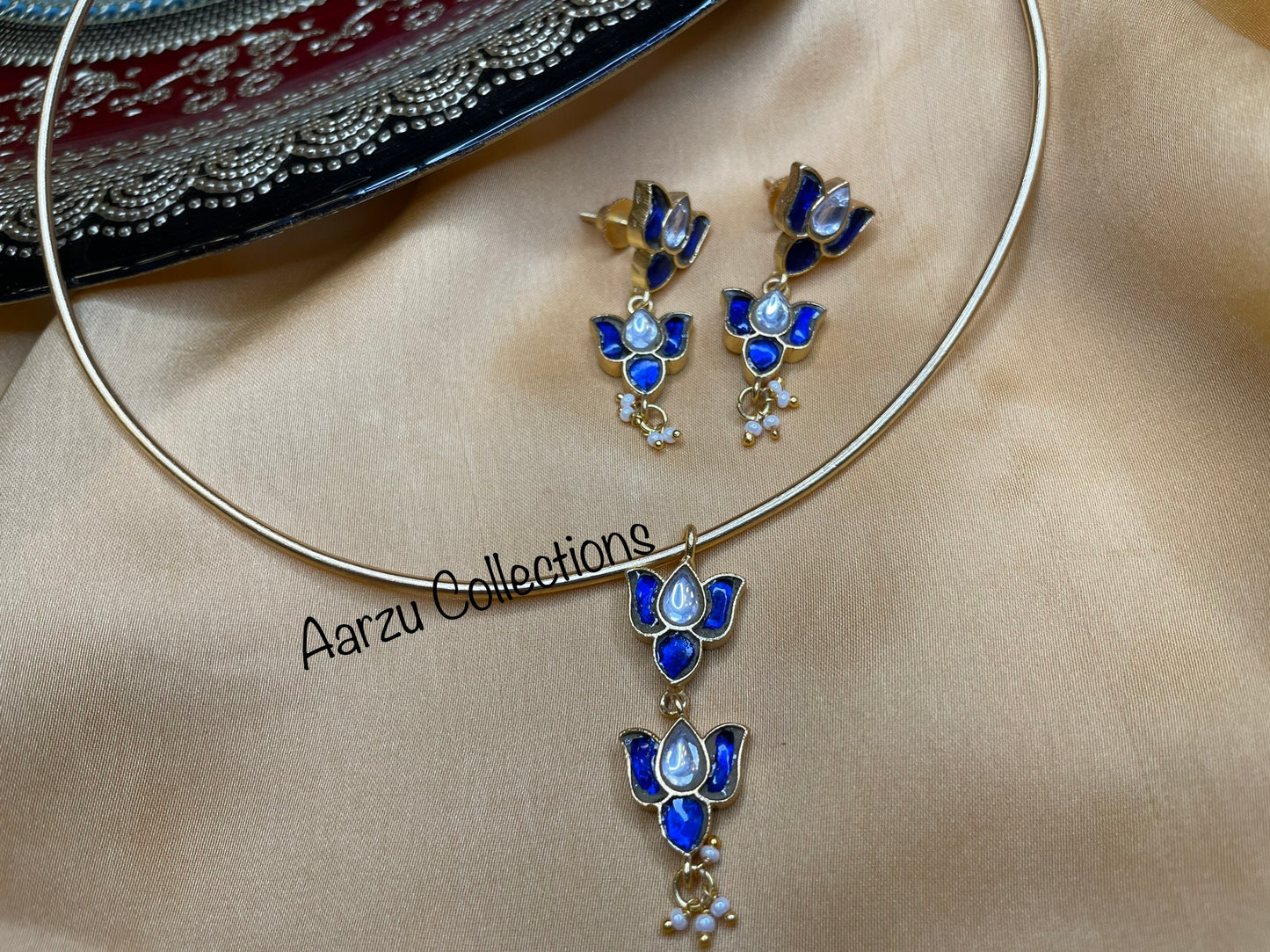 Kundan Jadau lotus hasli pendant set