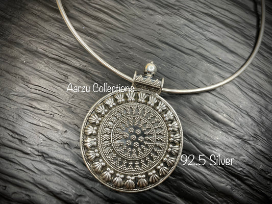 92.5 Silver hasli with pendant