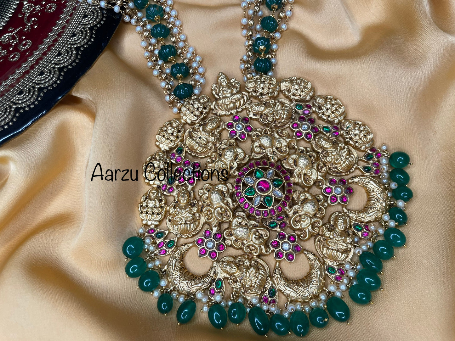 Kundan Jadau beads necklace with Statement pendant